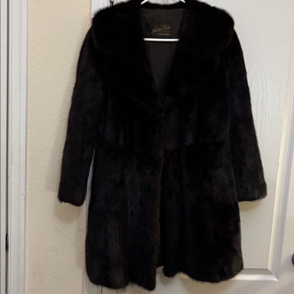Vtg. ARCTIC FURS By ALEXANDER Beautiful Brown Fur Coat Side Pockets  Sz S